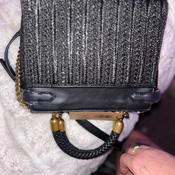 BNWT‼️💘. Black medium sized STEVE MADDEN PURSE - Picture 3 of 4